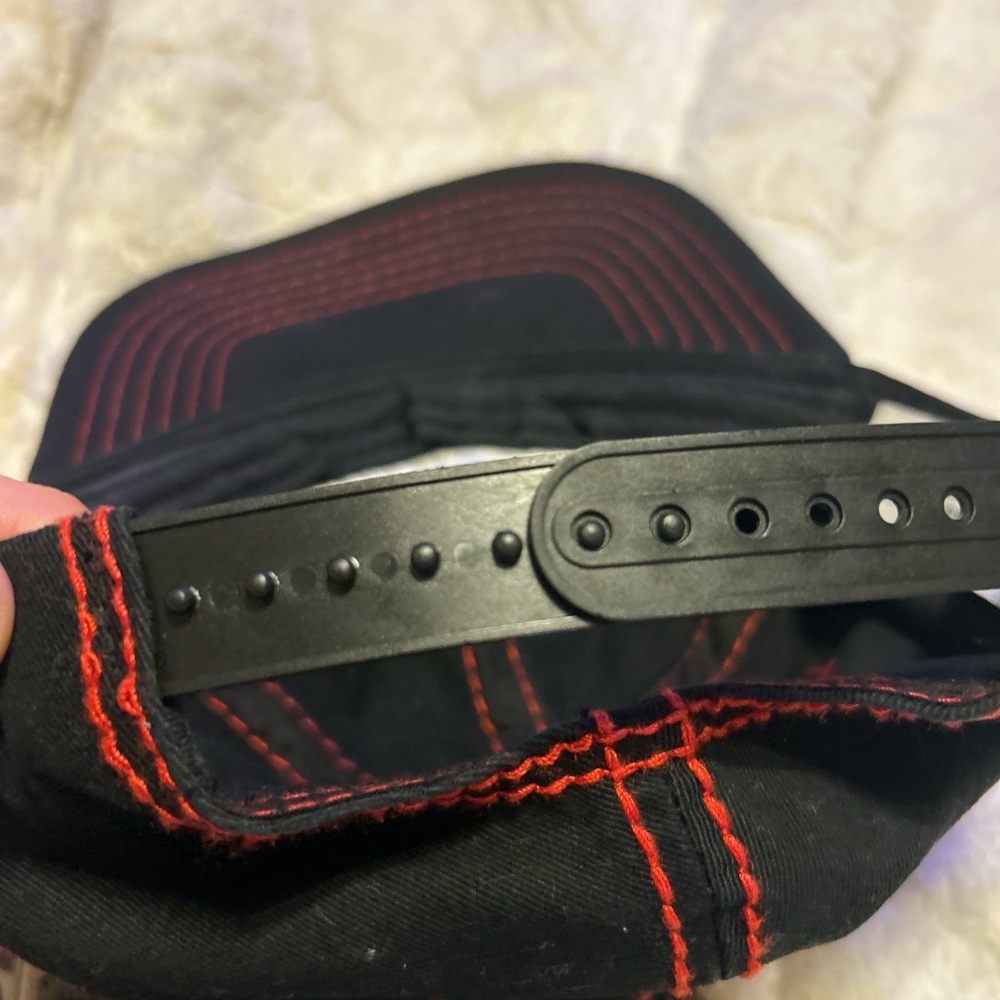 Budweiser Black Cap with Red Stitching - Picture 3 of 4